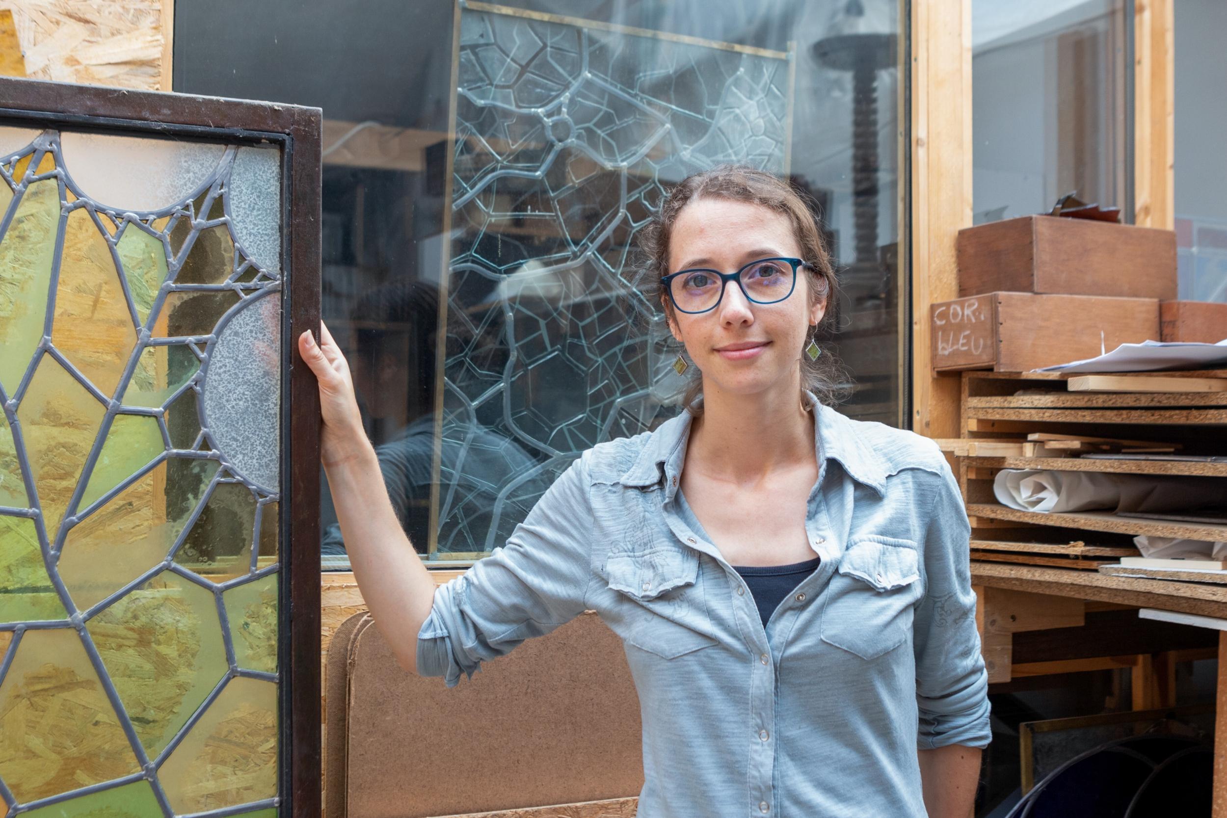 Façonnez vos boucles d'oreilles en verre avec Jessica - Image n°2 - Wecandoo