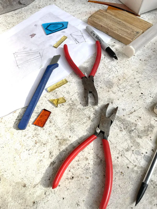 Façonnez vos boucles d'oreilles en verre avec Jessica - Image n°4 - Wecandoo