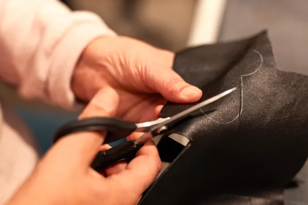 Fabriquez votre sac à main en cuir avec Maryline - Image n°2 - Wecandoo