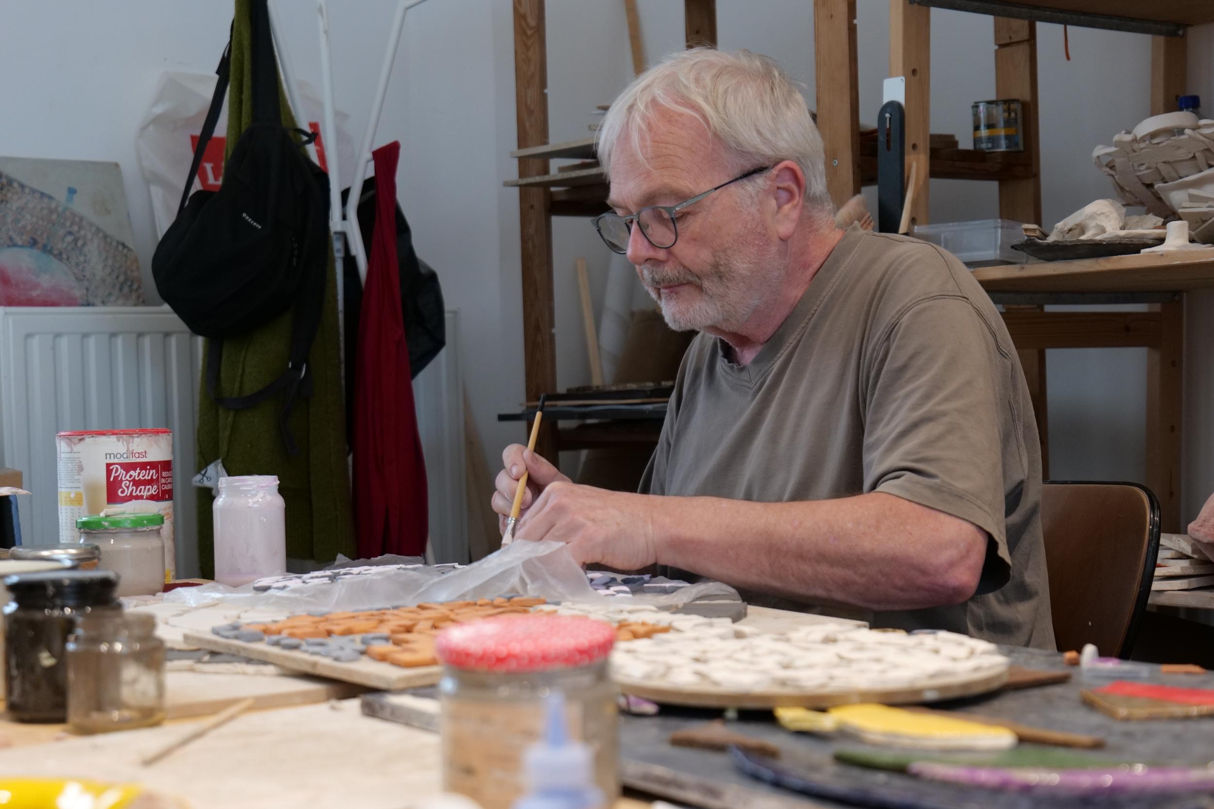 Créez votre mosaïque en céramique avec Cathy - Image n°2 - Wecandoo