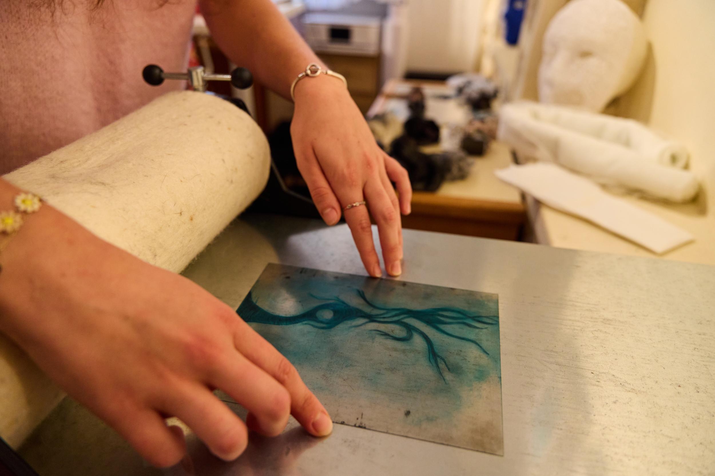 Initiez-vous à la gravure sur plexiglass avec Marie - Image n°5 - Wecandoo