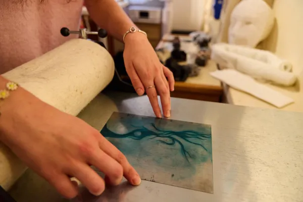 Initiez-vous à la gravure sur plexiglass avec Marie - Afbeelding nr. 5 - Wecandoo