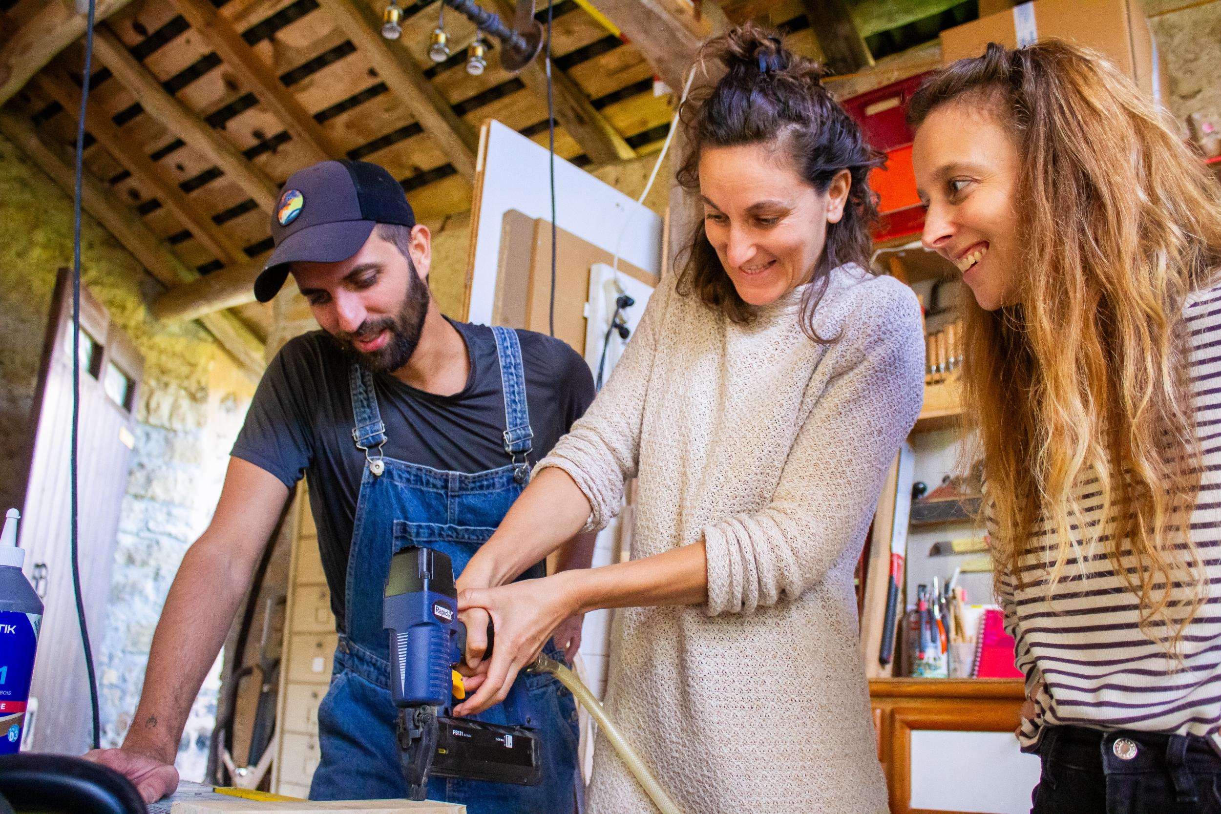 Fabriquez votre tabouret ou votre boîte à vinyles en bois upcyclé sur une journée avec David - Image n°7 - Wecandoo