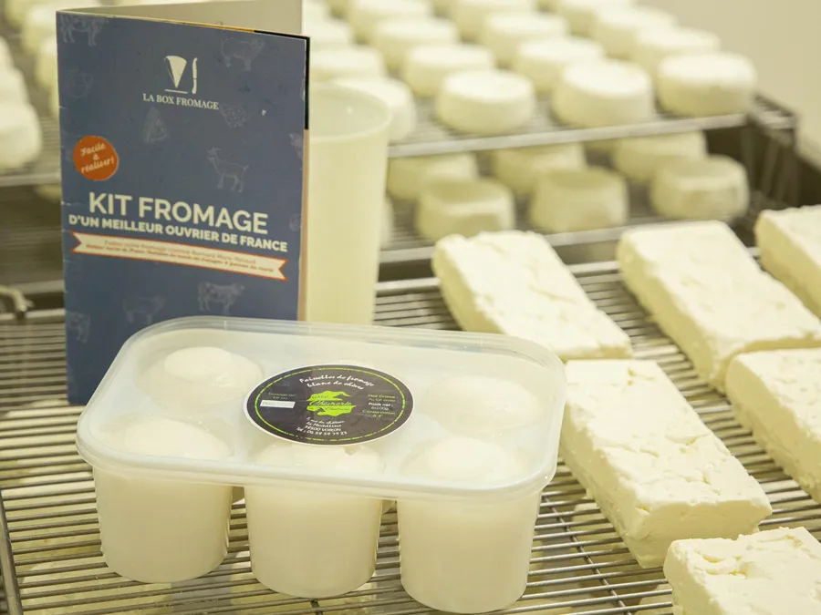 Fabriquez et dégustez des fromages de chèvre au sein d'un élevage caprin avec Mélisa - Image n°1 - Wecandoo