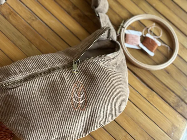 Brodez votre banane en velours côtelé avec Léa - Image n°2 - Wecandoo