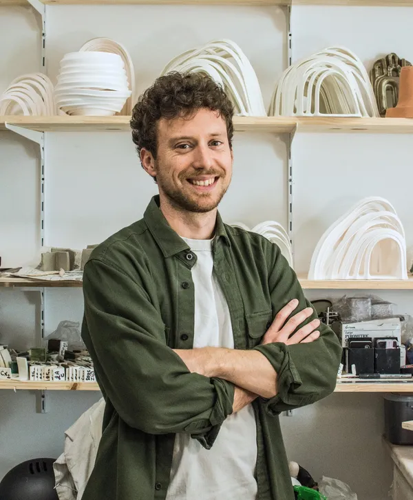 Modelez et décorez votre vase plat avec Etienne - Image n°4 - Wecandoo