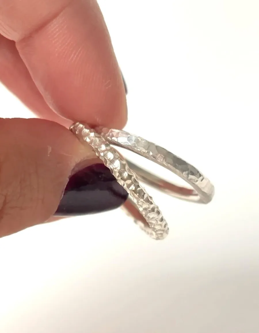 Réalisez votre bague texturée en argent avec Élodie - Image n°1 - Wecandoo