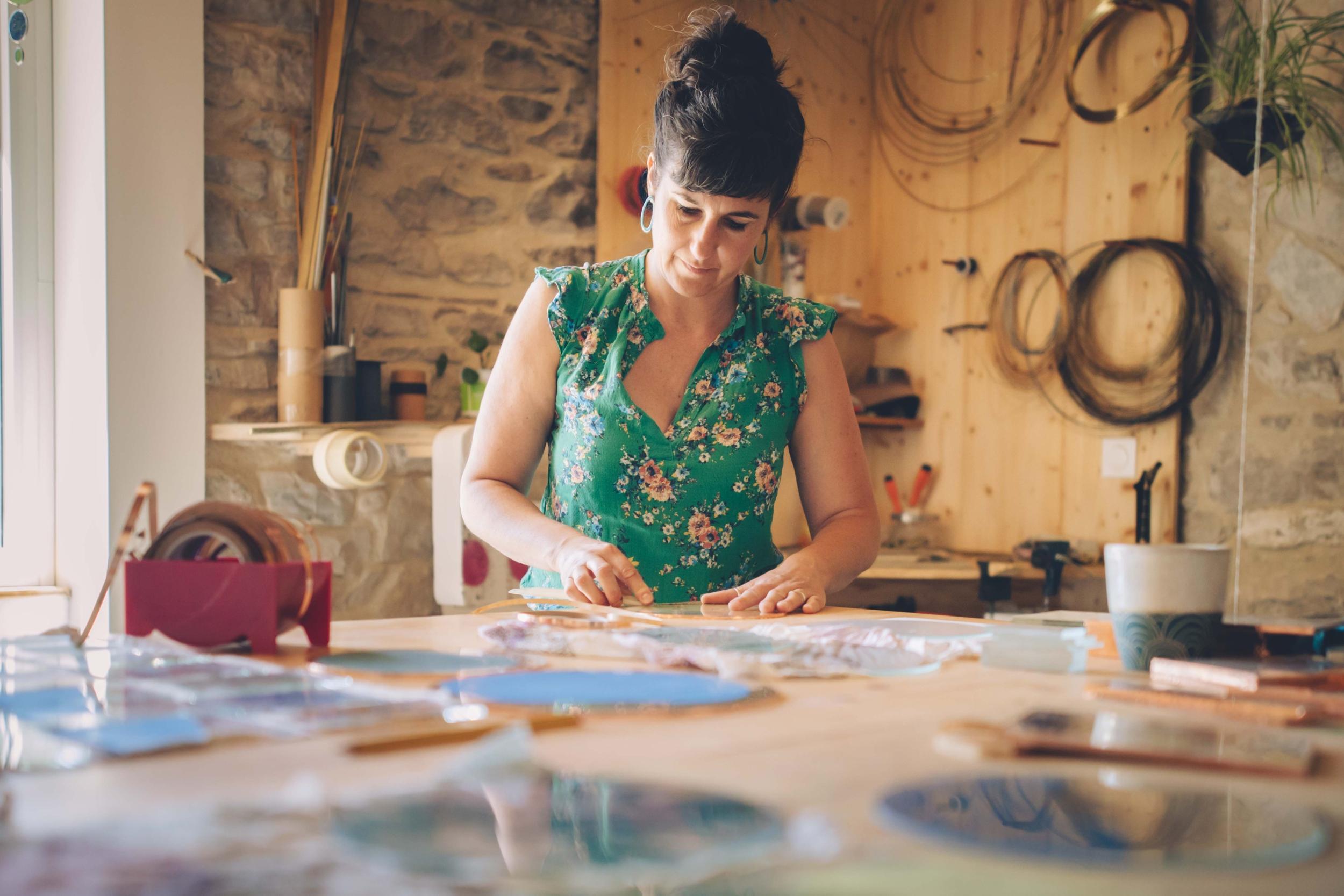 Réalisez votre suspension en vitrail avec Claire - Image n°6 - Wecandoo