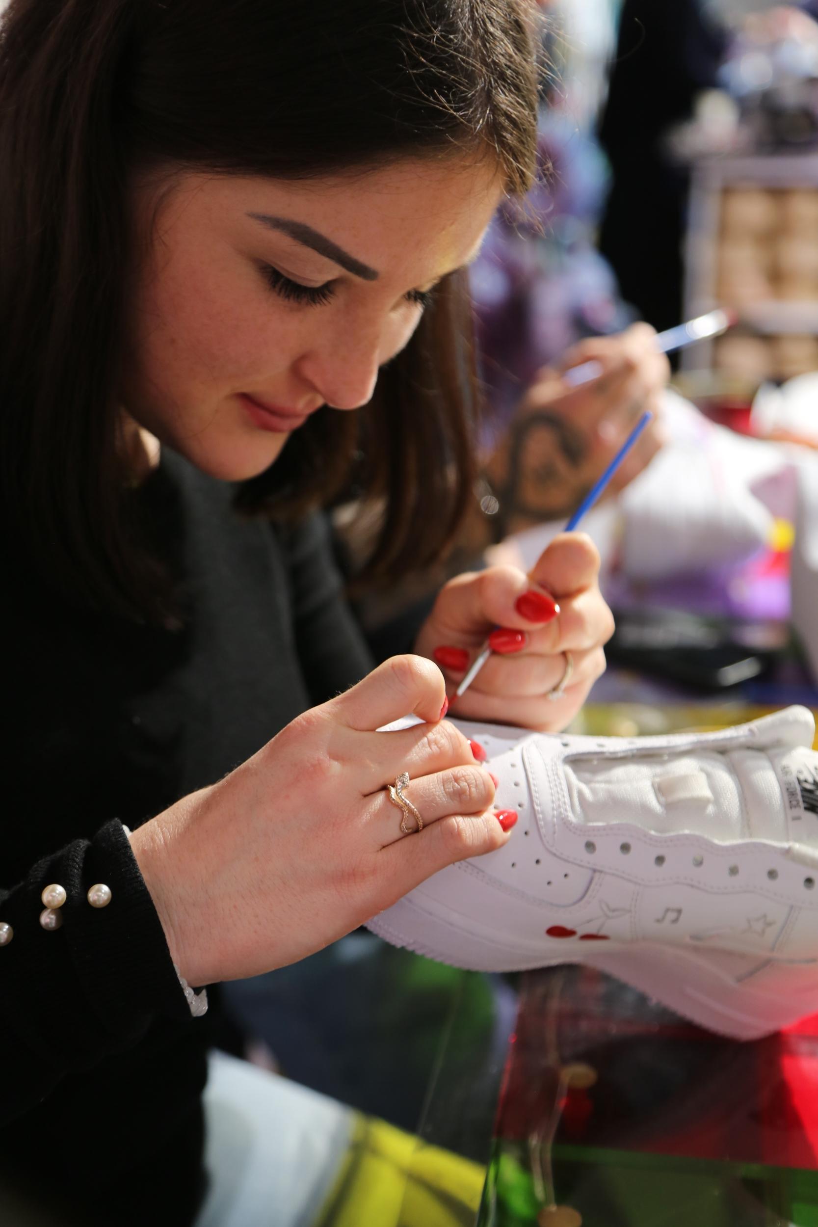 Customisez votre paire de sneakers avec Fabrice, Elouan, Maria, Marie et leur équipe - Image n°3 - Wecandoo