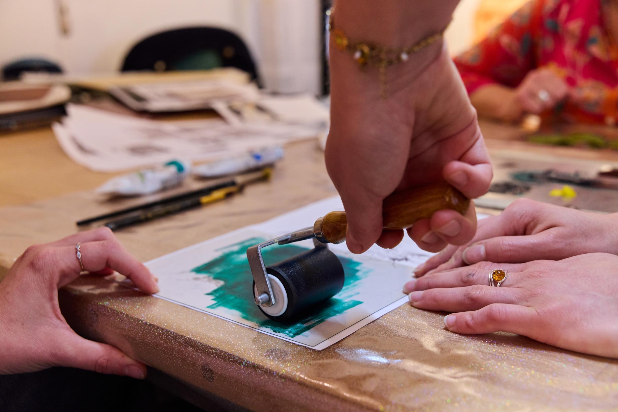 Initiez-vous à la gravure sur plexiglass avec Marie - Image n°8 - Wecandoo