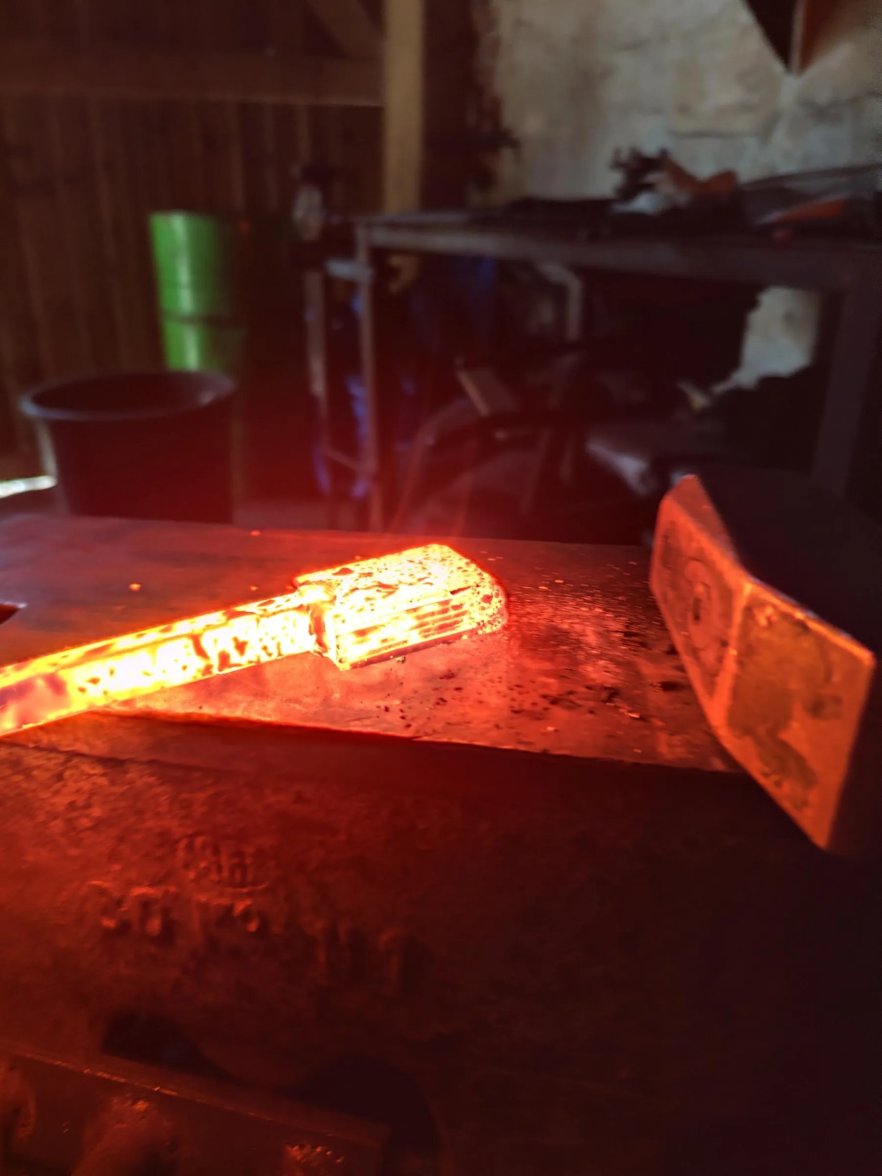 Forgez votre couteau damas sur une journée avec Thibaud - Afbeelding nr. 2 - Wecandoo