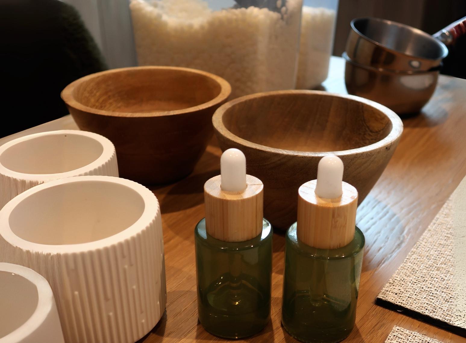 Fabriquez votre bougie parfumée et fleurie XXL avec Maud - Image n°10 - Wecandoo