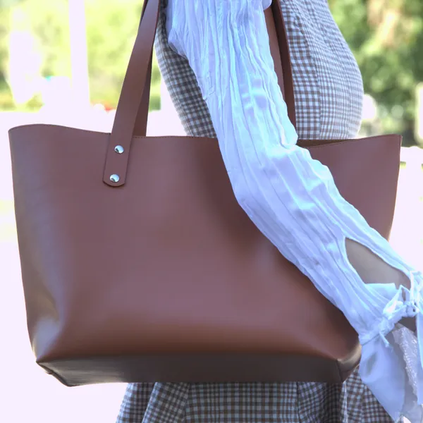 Réalisez votre cabas en cuir avec Jean-François, Rodolphe et Lou-Anne - Image n°3 - Wecandoo