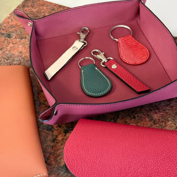 Initiez-vous à la maroquinerie avec Jean-François, Rodolphe et Lou-Anne - Image n°2 - Wecandoo