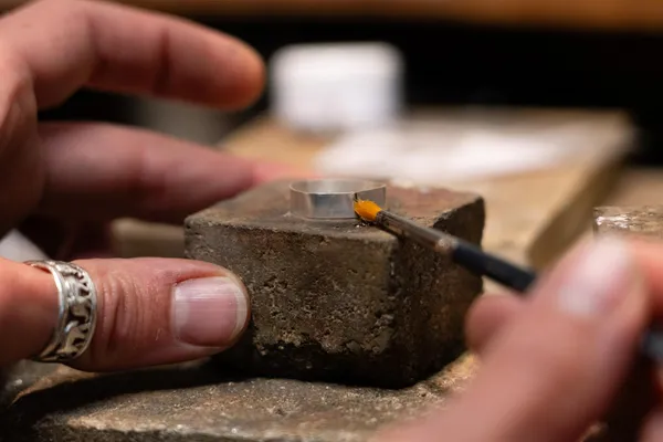 Créez votre bague texturée en argent ou laiton avec Morgane - Image n°2 - Wecandoo