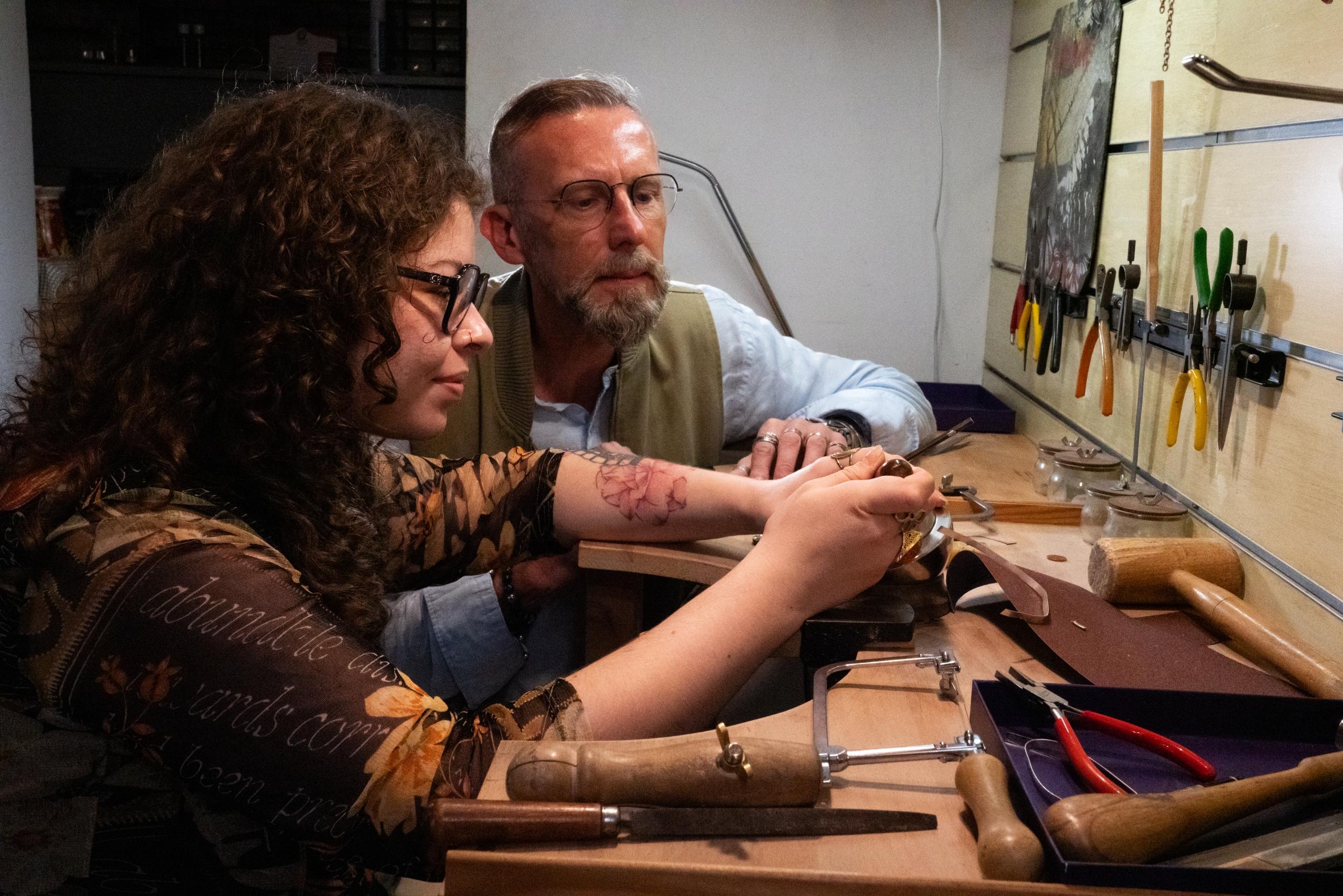 Créez votre bague en argent sertie avec Morgane - Image n°4 - Wecandoo
