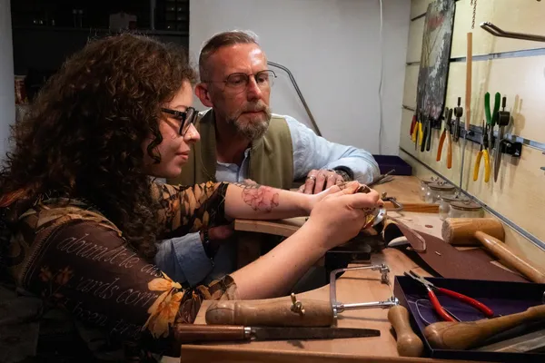 Créez votre bague en argent sertie avec Morgane - Image n°4 - Wecandoo