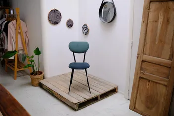 Tapissez votre chaise en formica