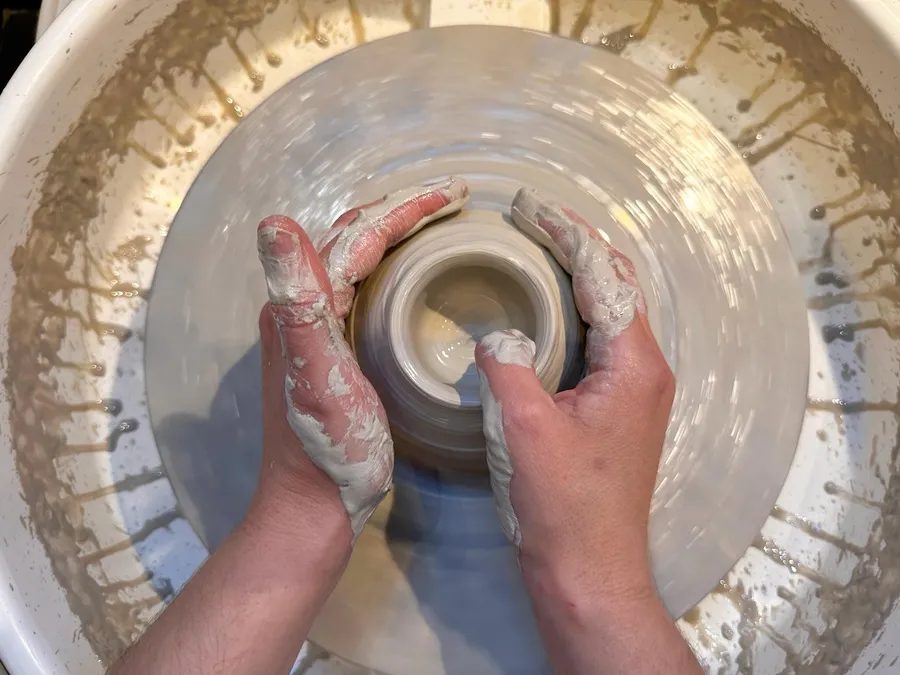 Initiez-vous au tour de potier avec Hebba - Image n°1 - Wecandoo