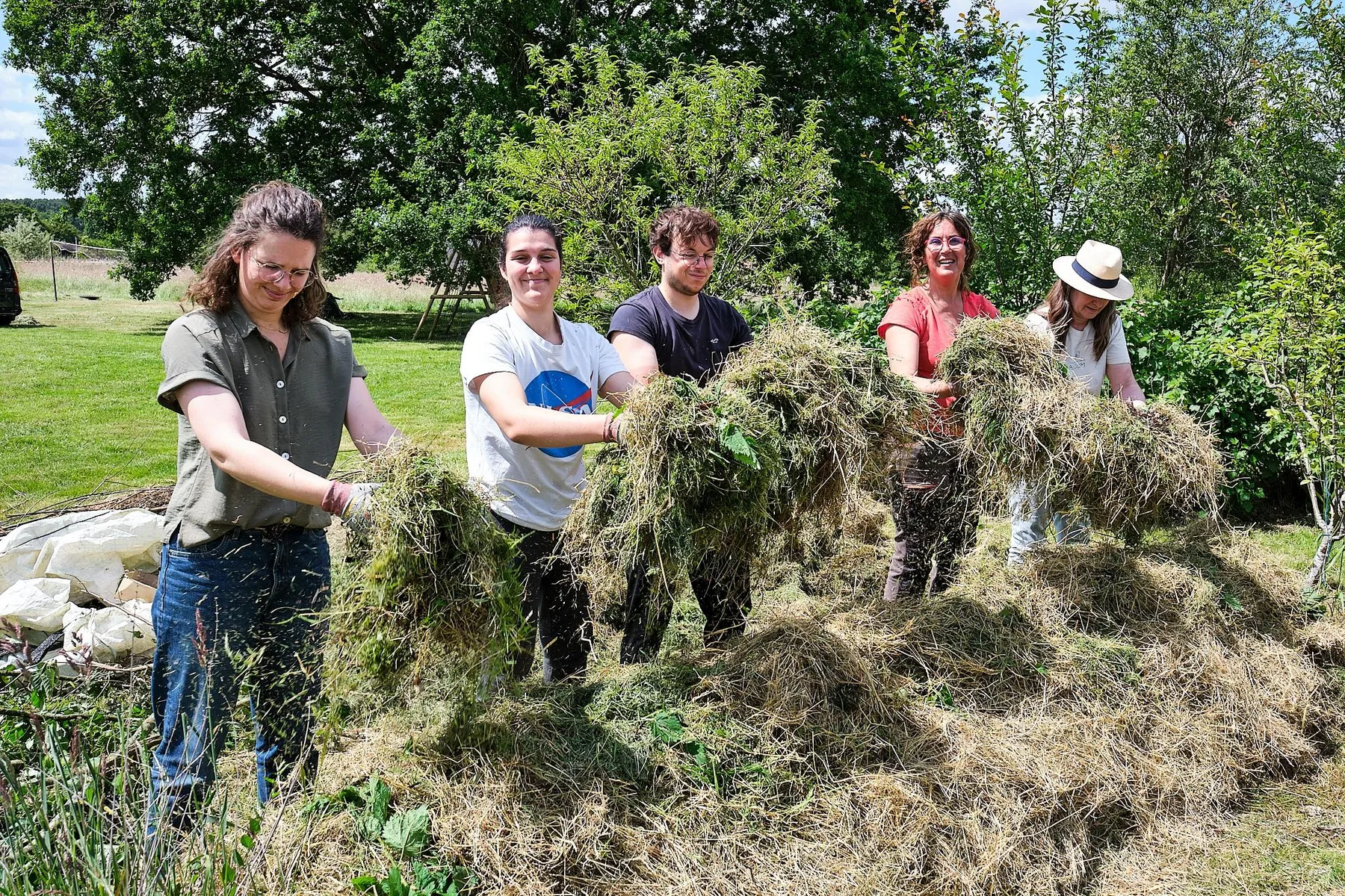 Réunissez votre équipe et participez à la création d'une butte de permaculture avec Blandine - Image n°1 - Wecandoo