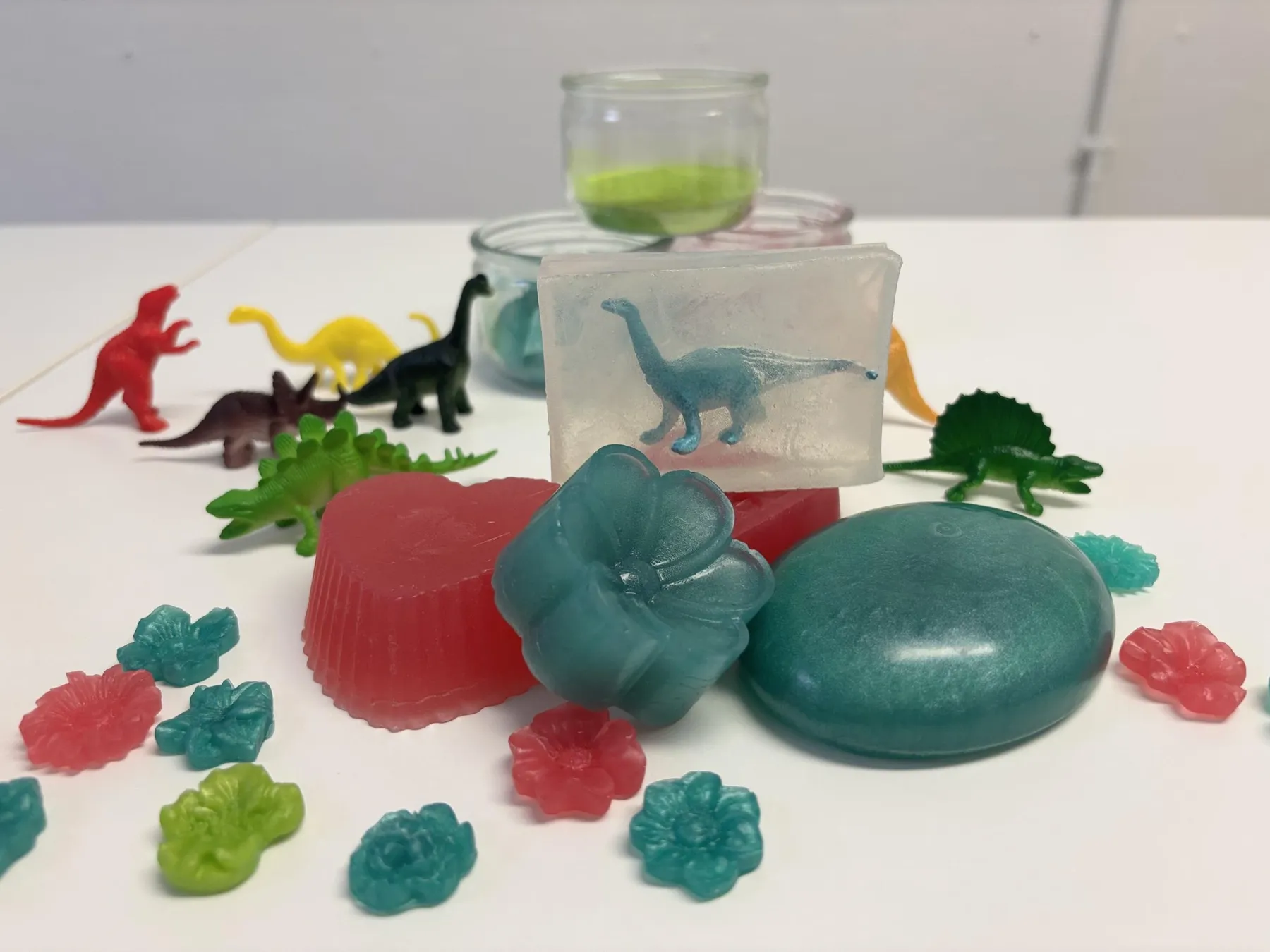 Créez votre savon melt and pour en duo avec votre enfant, accompagnés par Zoé - Image n°4 - Wecandoo