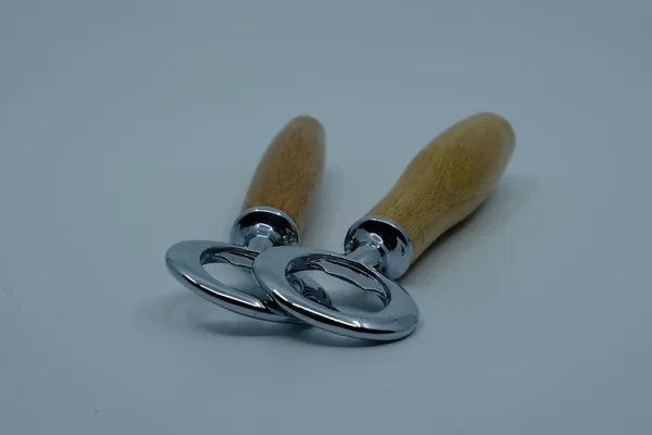 Créez votre tire-bouchon ou décapsuleur sur un jour