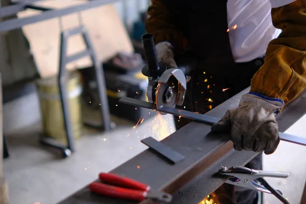 Fabriquez votre brasero de jardin sur une journée avec Luna et Arnaud - Image n°2 - Wecandoo