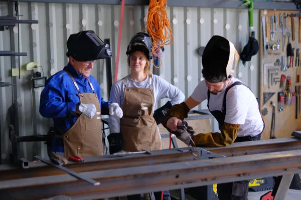 Fabriquez votre brasero de jardin sur une journée avec Luna et Arnaud - Image n°4 - Wecandoo