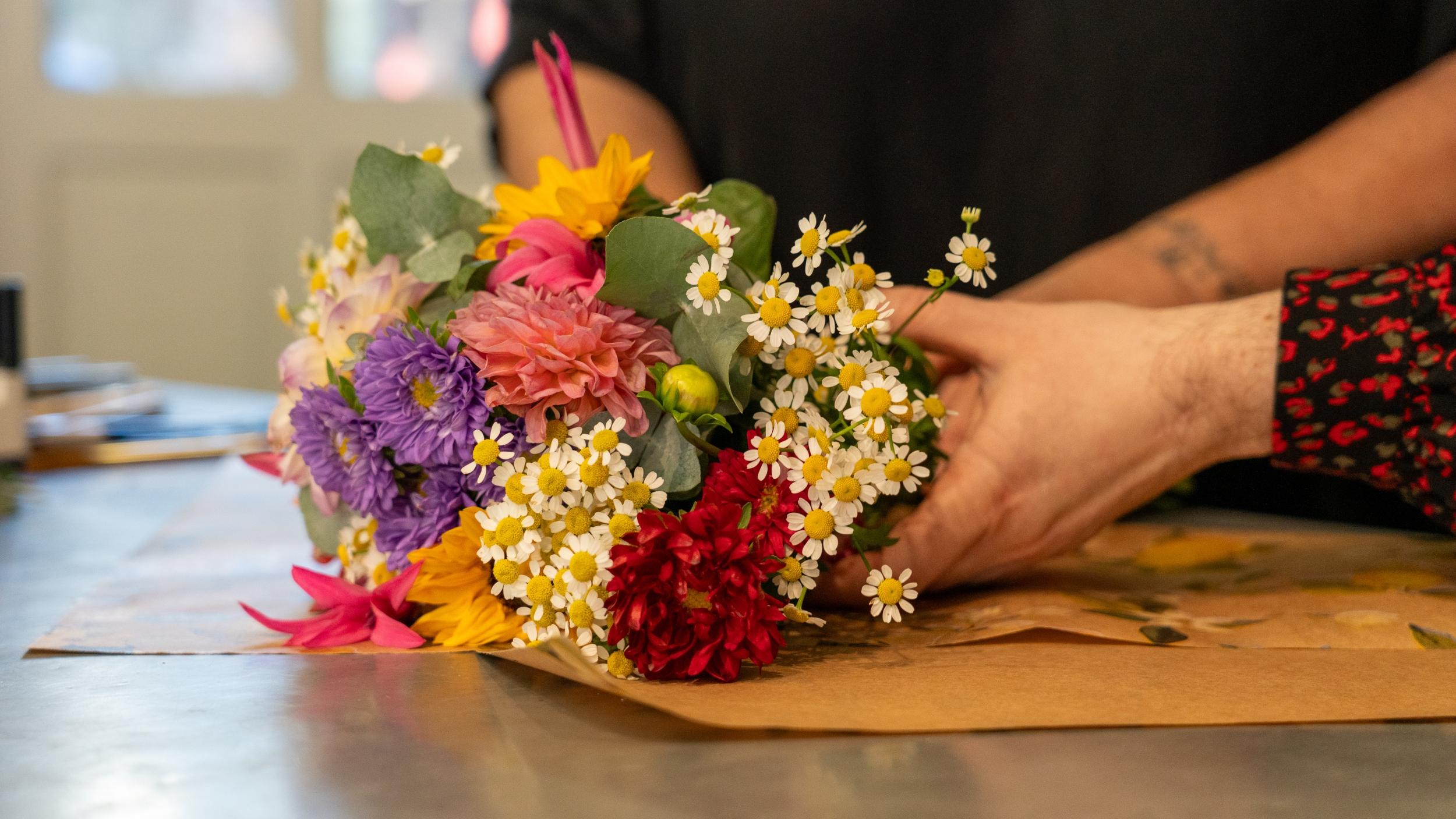 Composez votre bouquet local de saison avec Clémence - Image n°7 - Wecandoo