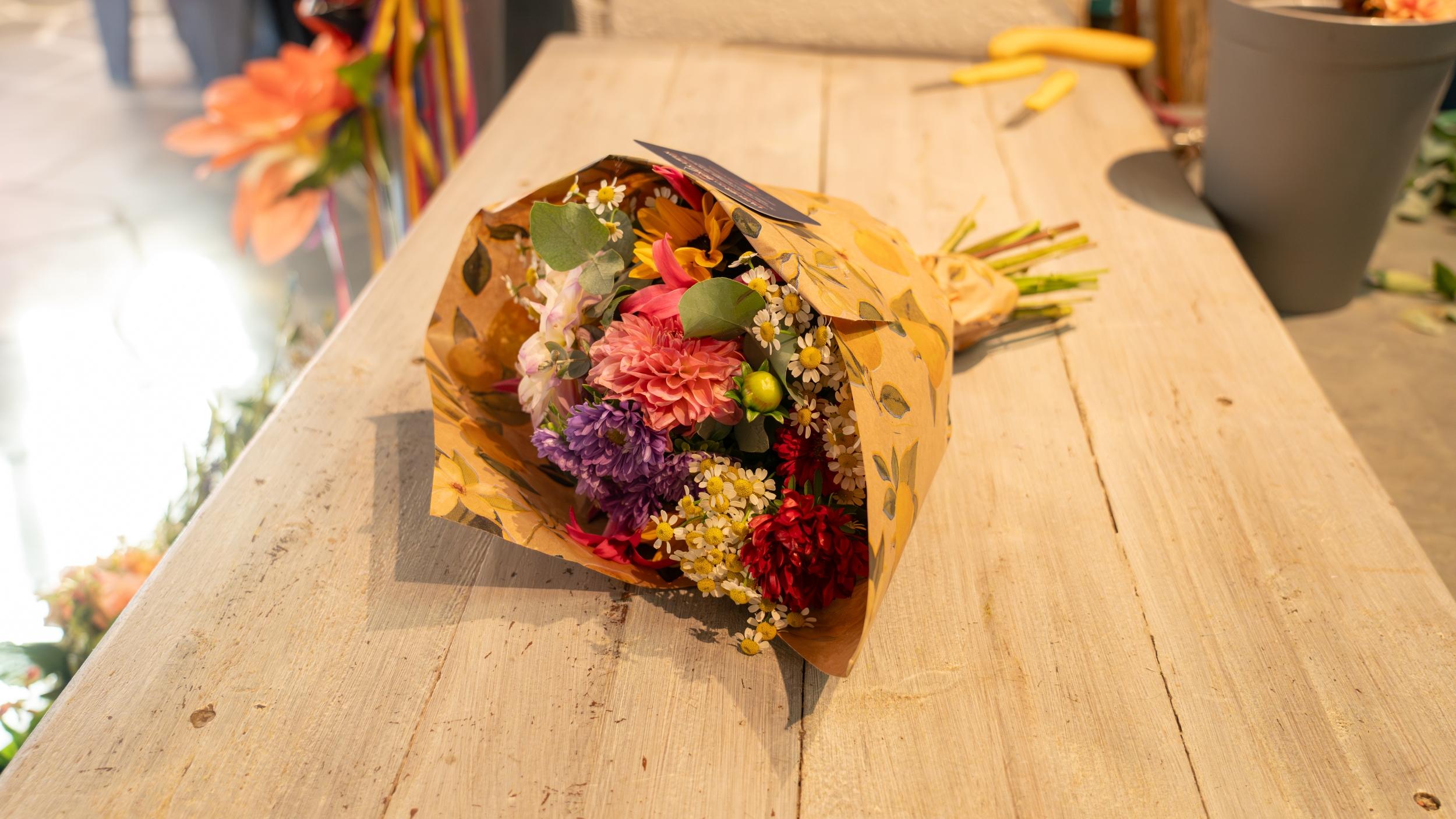 Composez votre bouquet local de saison avec Clémence - Image n°1 - Wecandoo