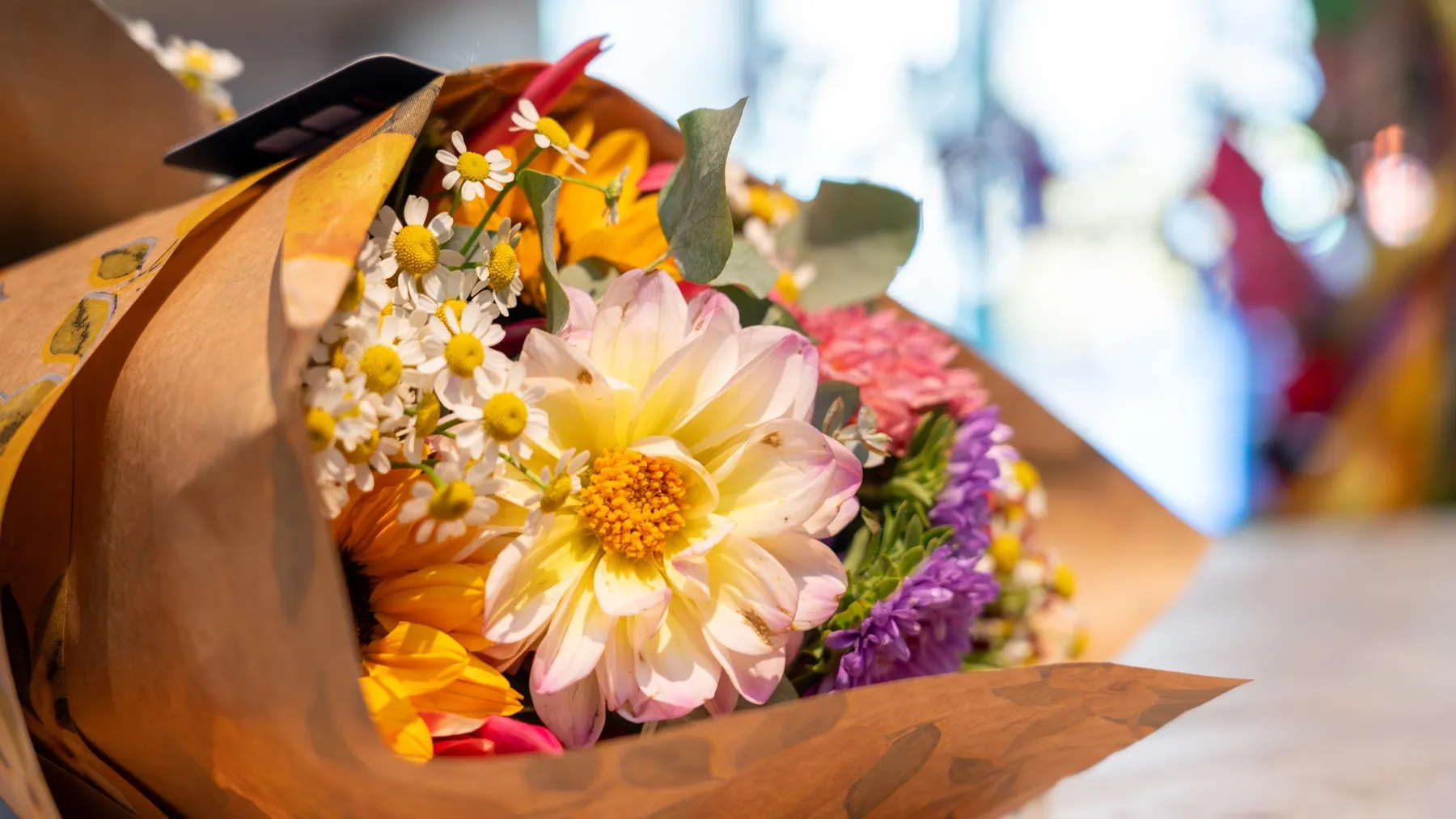 Composez votre bouquet local de saison avec Clémence - Image n°4 - Wecandoo