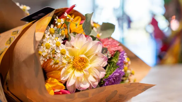 Composez votre bouquet local de saison avec Clémence - Image n°4 - Wecandoo