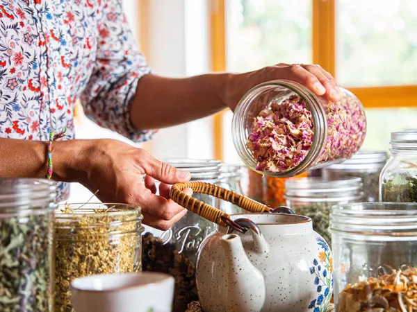 Initiez-vous à l'herboristerie et réalisez votre tisane avec Myriam - Afbeelding nr. 1 - Wecandoo