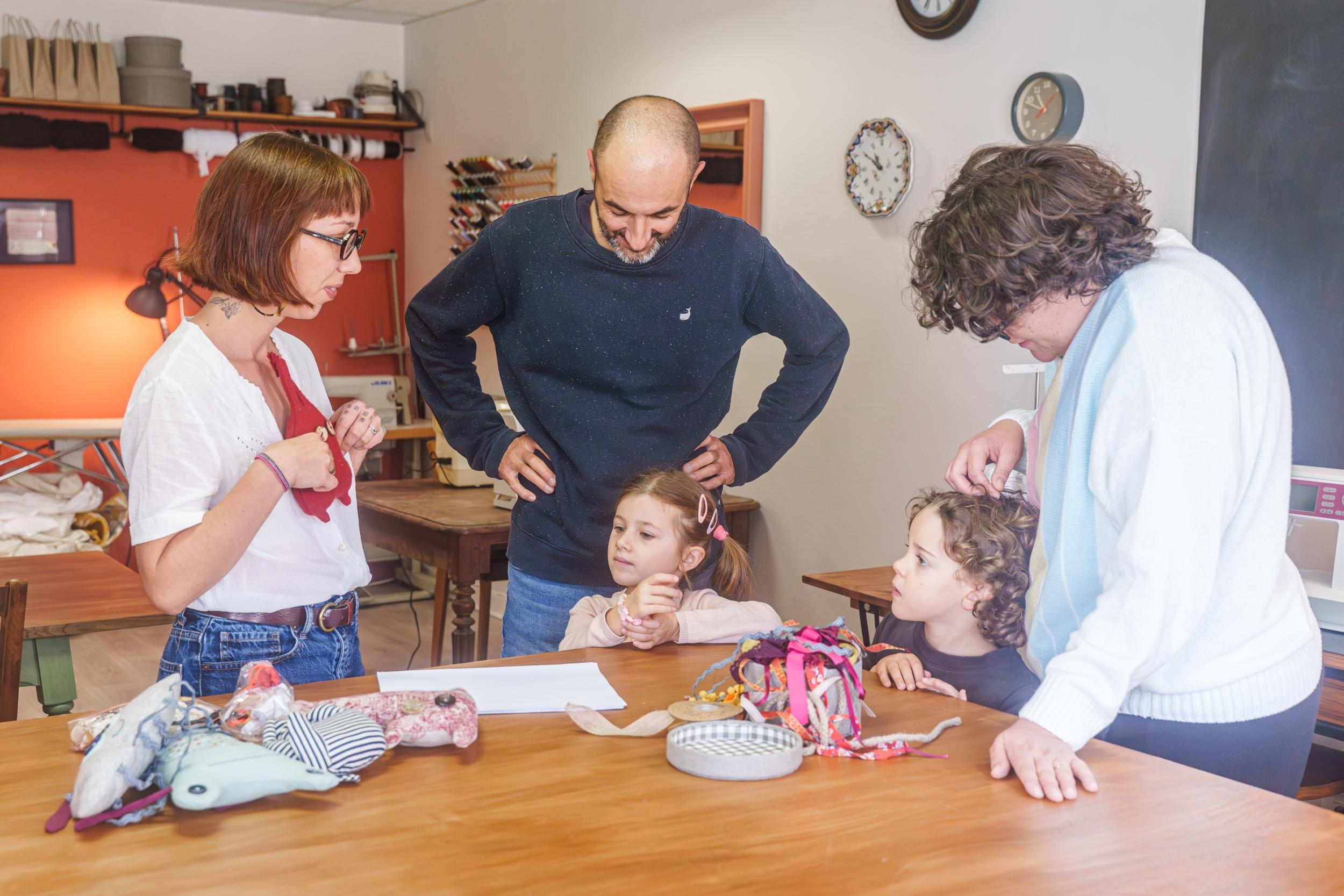 Cousez votre doudou upcyclé en duo avec votre enfant, accompagnés par Clara - Image n°6 - Wecandoo