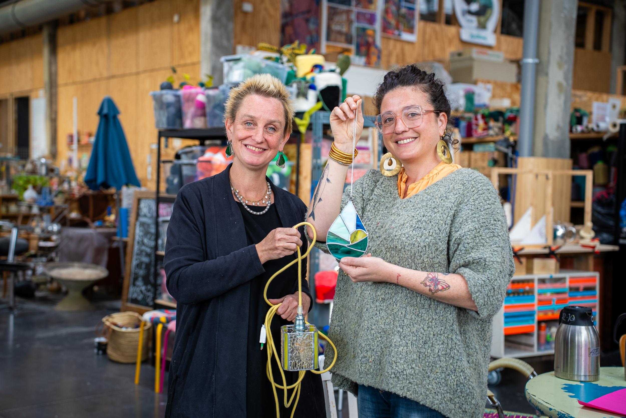 Découvrez l'art du vitrail Tiffany avec Caroline - Image n°8 - Wecandoo