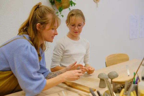 Modèle ta pièce en céramique avec Lola - Afbeelding nr. 3 - Wecandoo