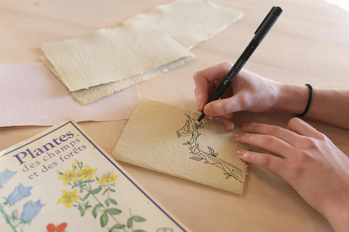Fabriquez un carnet avec des plantes