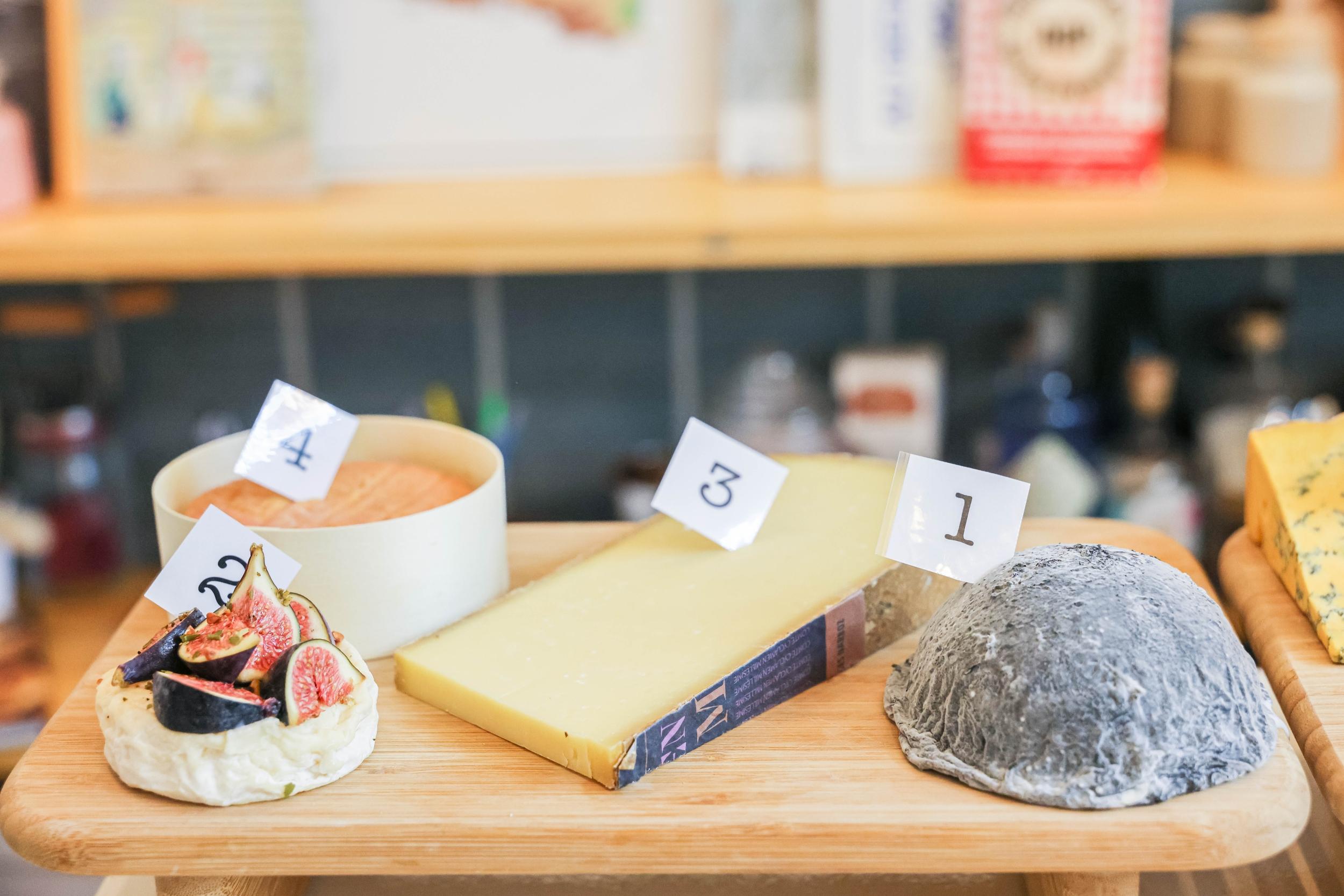 Défiez votre équipe et participez à un blind test fromager avec Laure, Mathieu et leur équipe - Image n°3 - Wecandoo
