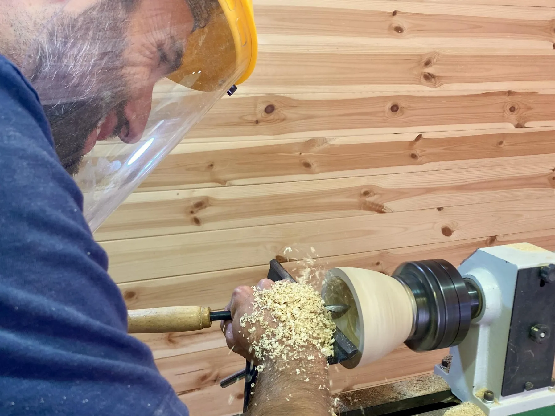 Réalisez votre luminaire en bois avec Clément - Image n°5 - Wecandoo