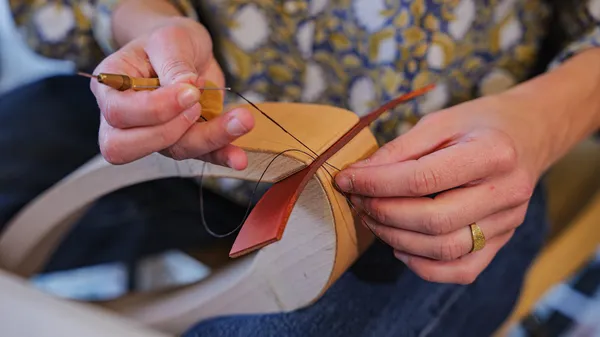 Initiez-vous à la sellerie-maroquinerie d'exception sur une journée avec Cécilia - Image n°4 - Wecandoo