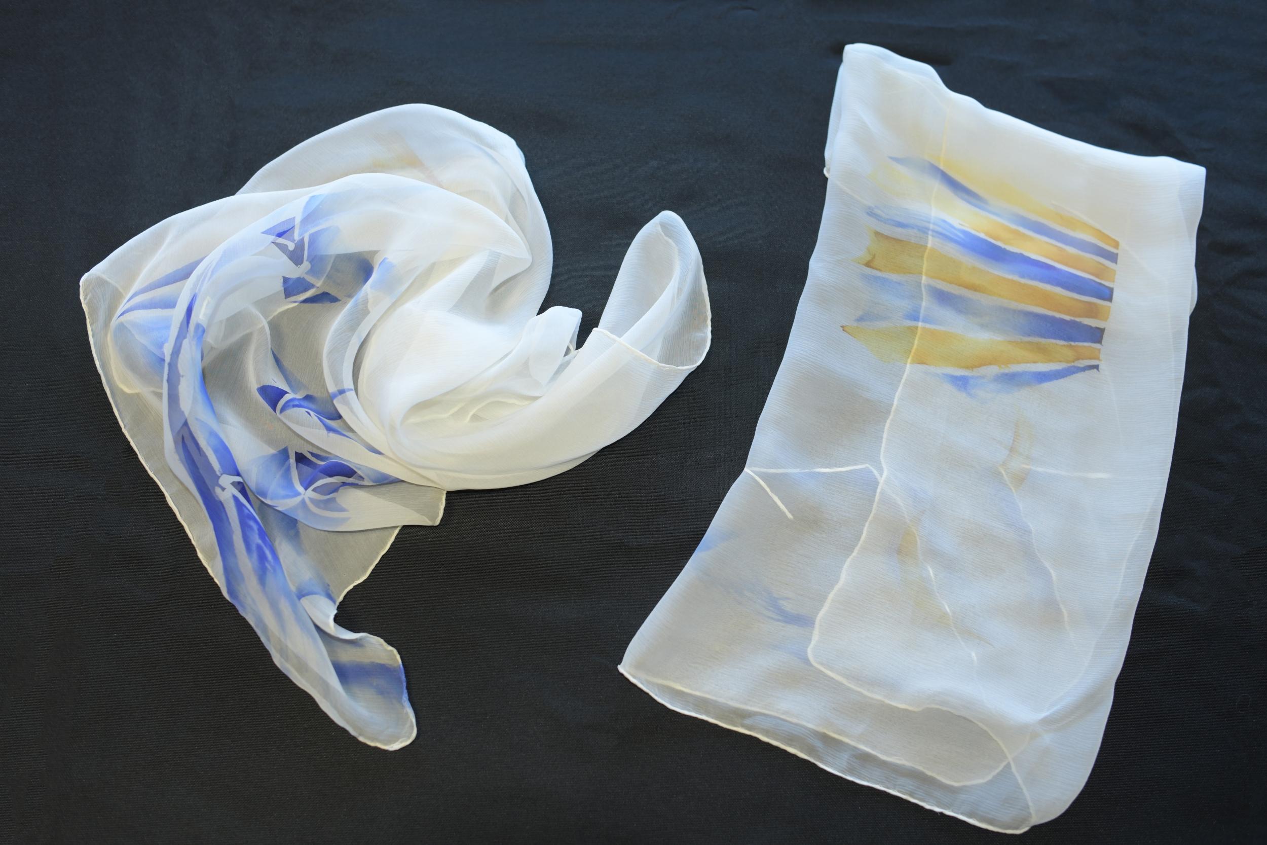 Réalisez votre foulard en soie de créateur avec Julie - Image n°1 - Wecandoo