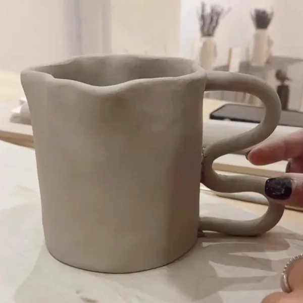 Modelez votre cache pot en céramique - Image n°4 - Wecandoo