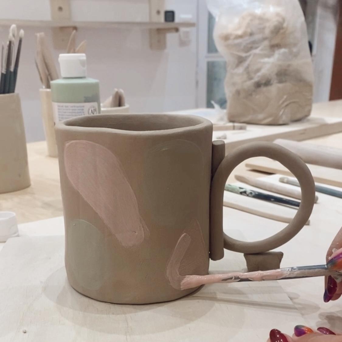 Modelez et décorez votre cache-pot ou maxi mug en céramique - Image n°6 - Wecandoo