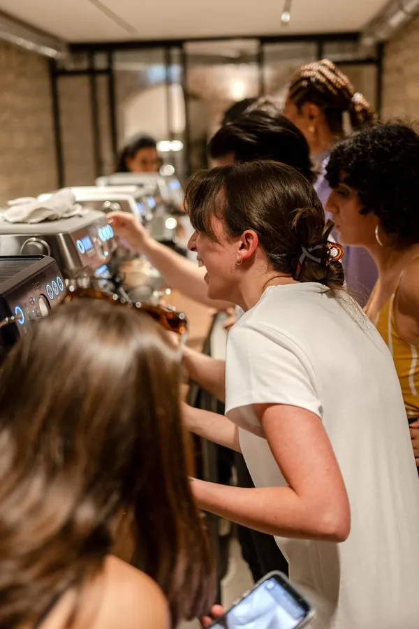 Initiez-vous au Latte Art avec Julien, Cristina et leur équipe - Image n°4 - Wecandoo