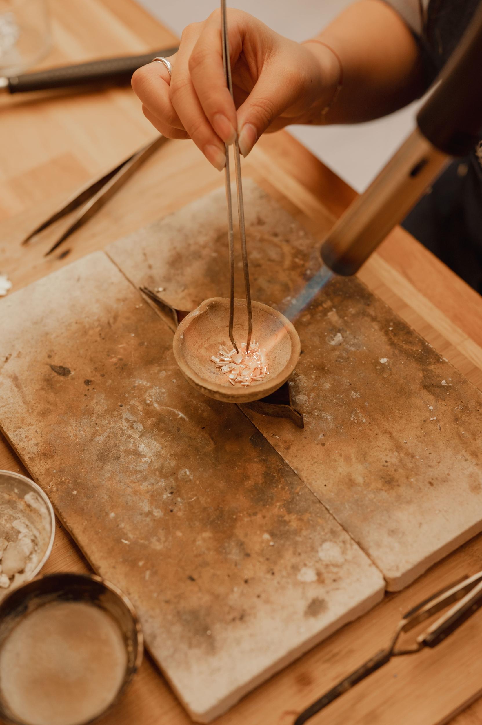 Réalisez et personnalisez votre bague en argent avec l'équipe Sésame - Image n°4 - Wecandoo