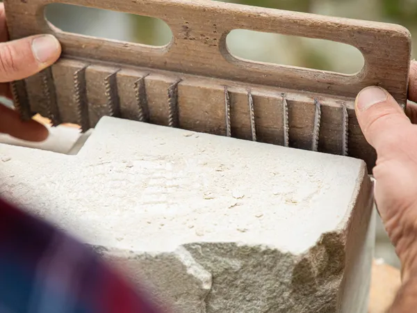 Initiez-vous à la sculpture sur pierre avec Bertrand - Image n°5 - Wecandoo