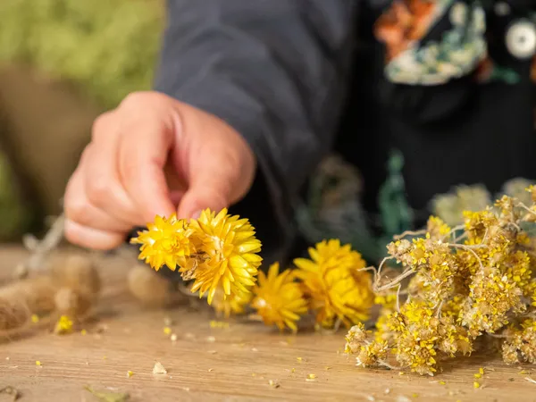 Créez votre bouquet de fleurs séchées avec Juline - Image n°2 - Wecandoo