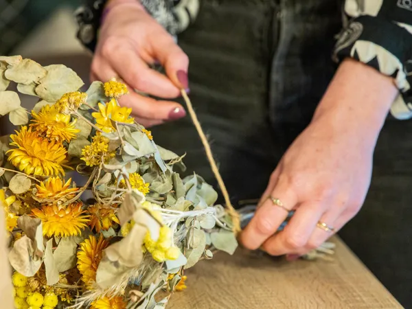 Créez votre bouquet de fleurs séchées avec Juline - Image n°5 - Wecandoo