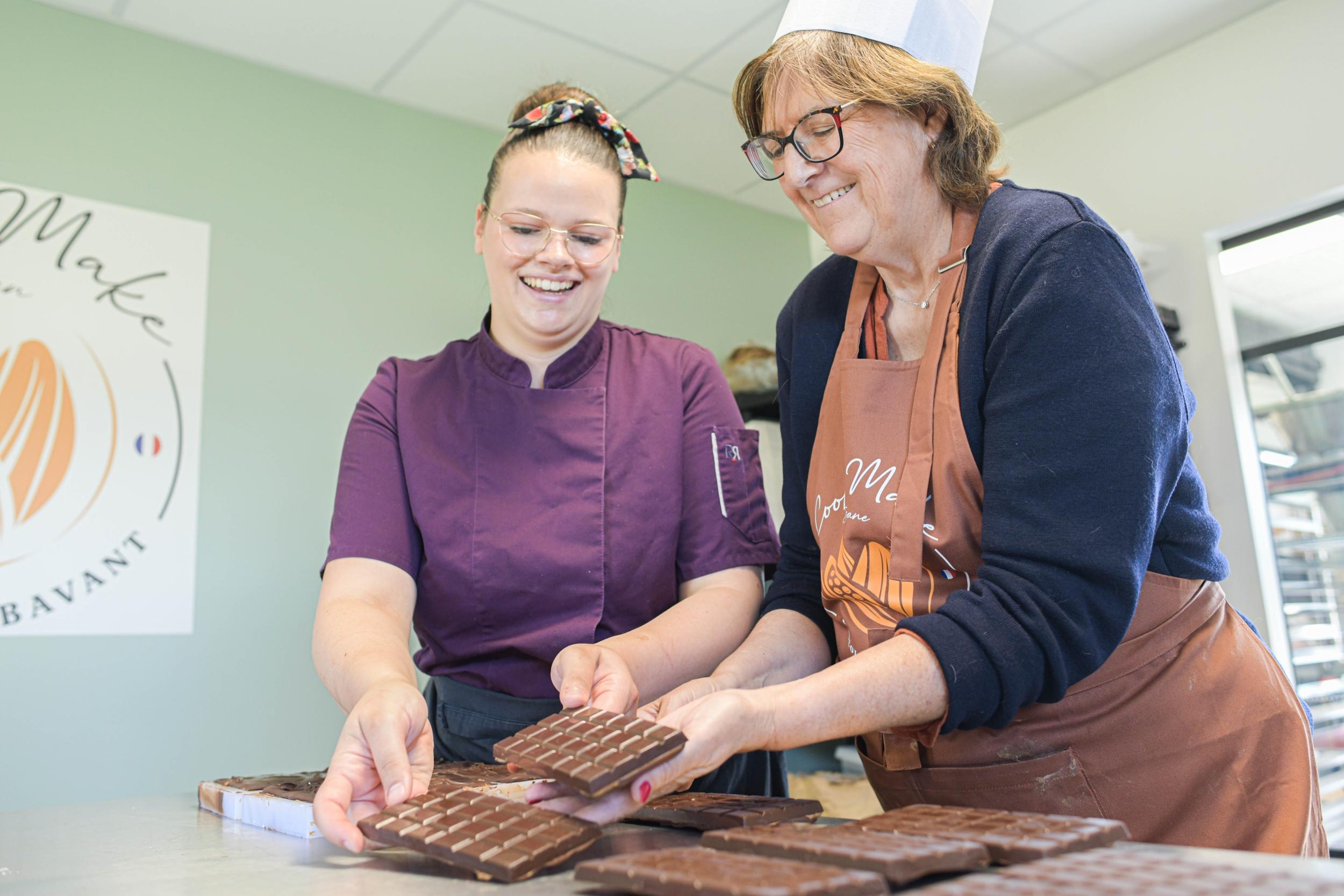 Réalisez vos tablettes de chocolat fourrées pralinées avec Marine - Image n°3 - Wecandoo
