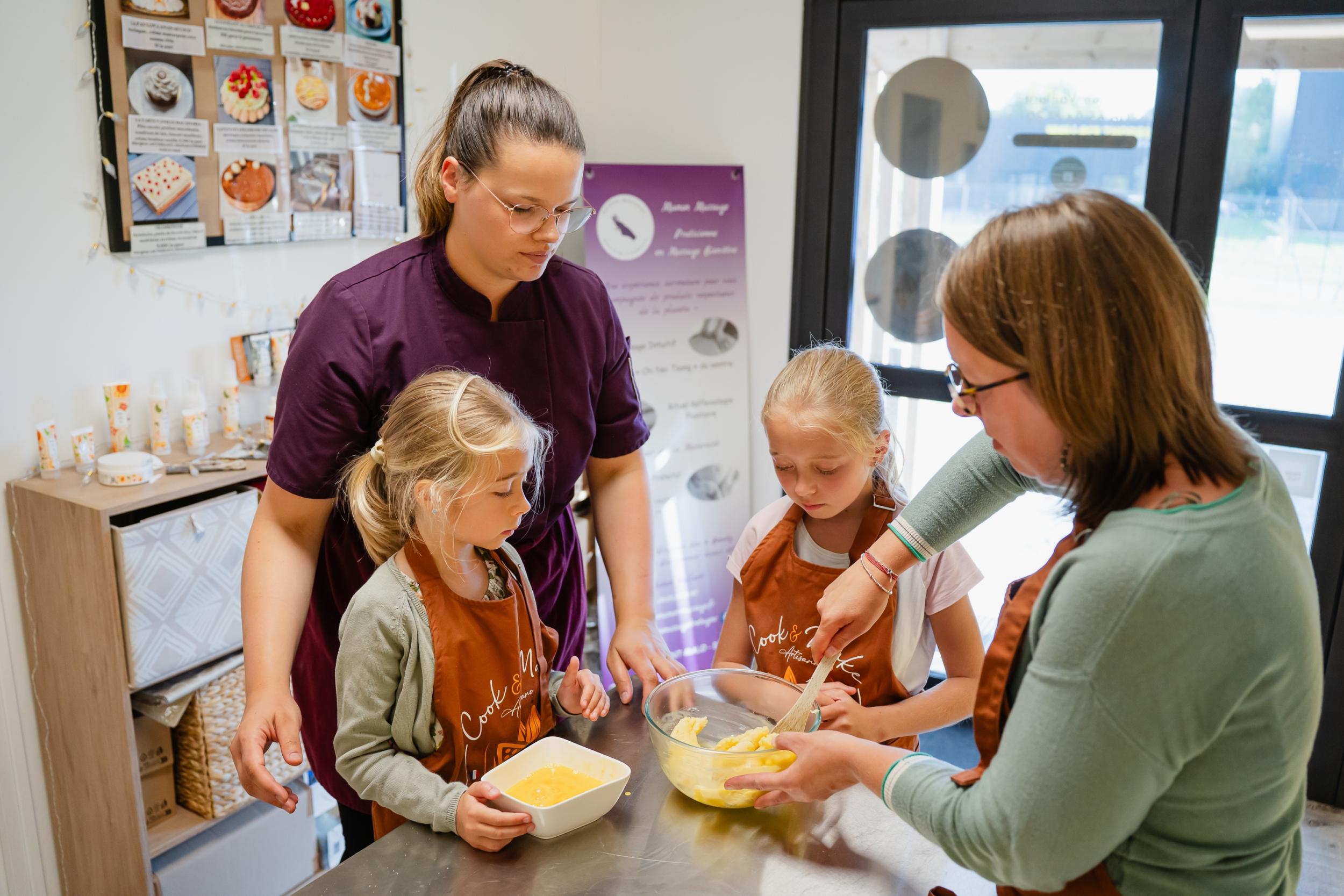 Réalisez vos chouquettes à la sauce chocolat en duo avec votre enfant, accompagnés par Marine - Image n°5 - Wecandoo